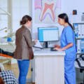 Beyazıt Diş Kliniği’nde Invisalign ve Tel Tedavisi Karşılaştırması